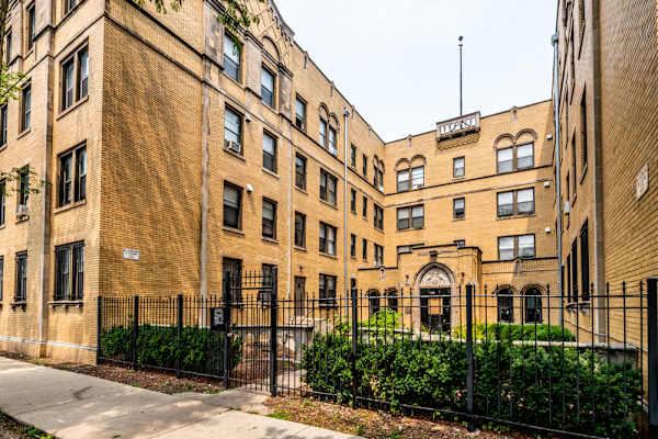 1734 E 72nd St property